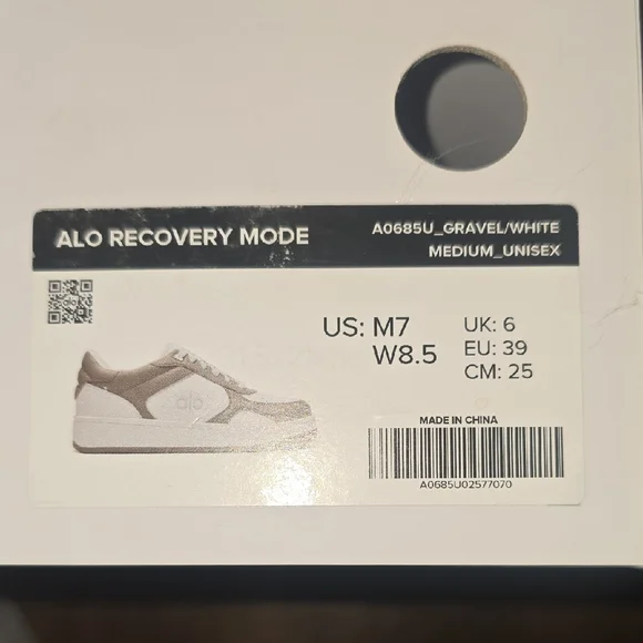 ALO Yoga Recovery Mode Sneaker Womens 8.5 - Picture 3 of 11